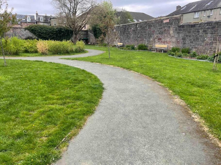 Cosy James Street Park 2 Bedroom, Ground Floor Apartment, Garden Helensburgh Exterior foto